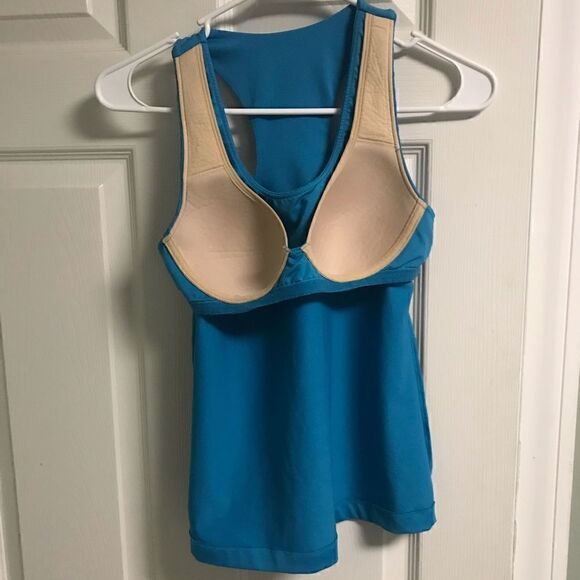 Athleta blue racer a k tank size 34A built in bra - Picture 4 of 6